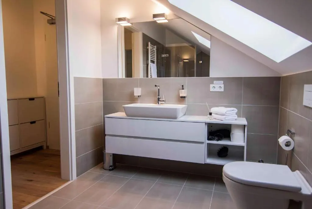 Helvetia Suites Düsseldorf Apartament