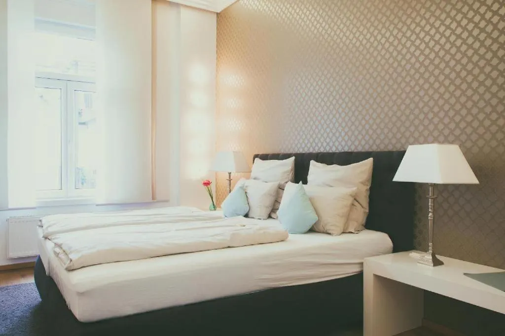 Helvetia Suites Düsseldorf Apartament